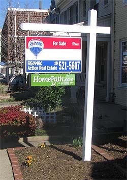 REMAX sign